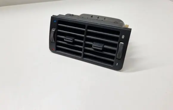 Rear air vent grill