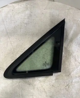 Volkswagen Caddy Front triangle window/glass 43R001057 E000184