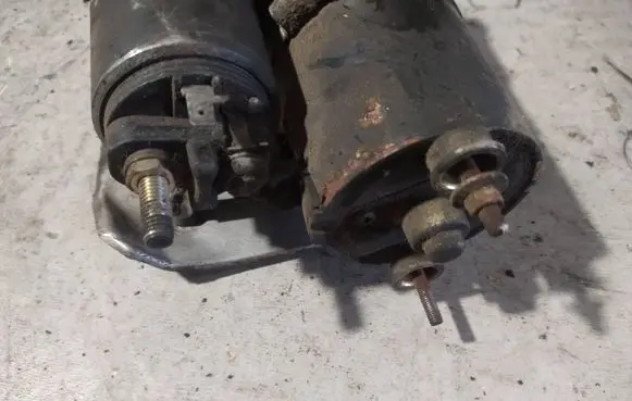 Volkswagen PASSAT B5 Starter motor 0001107068