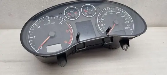 Audi A3 S3 8P Speedometer (instrument cluster) 8P0920930Q