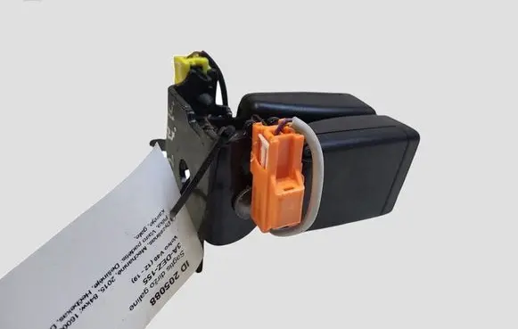 Volvo V40 Rear seatbelt buckle 31377484 20140906