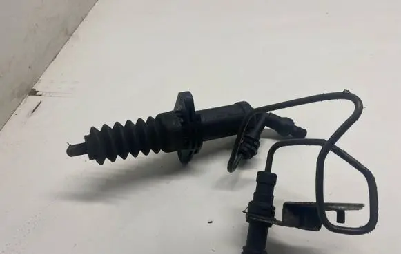 BMW 1 E81 E87 Clutch master cylinder 6775872
