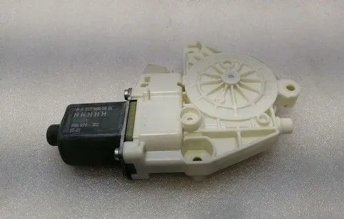 Mercedes-Benz S W222 Front door window regulator motor A2229060601
