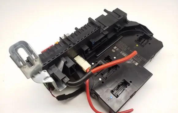 Mercedes-Benz C W204 SAM control unit a2049060105