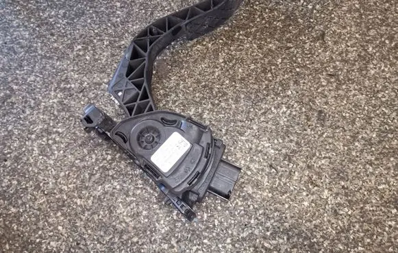 Audi A4 S4 B8 8K Accelerator throttle pedal 8K1723523A