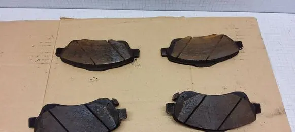 Toyota Avensis T250 Brake pads (front) 