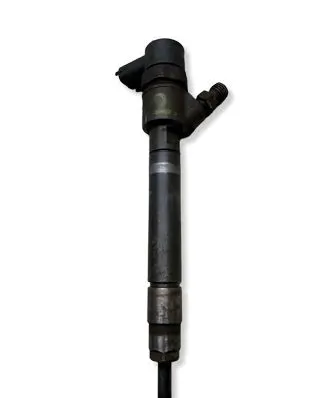 Volvo V70 Fuel injector 30777526