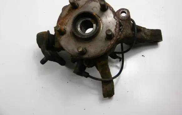 Toyota Avensis T220 Front wheel hub spindle knuckle