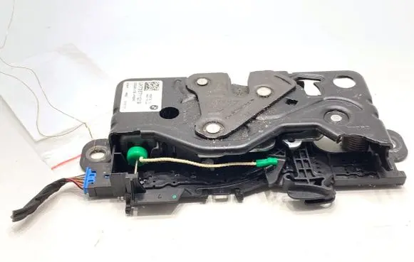 BMW 5 G30 G31 G38 Tailgate exterior lock 7357112