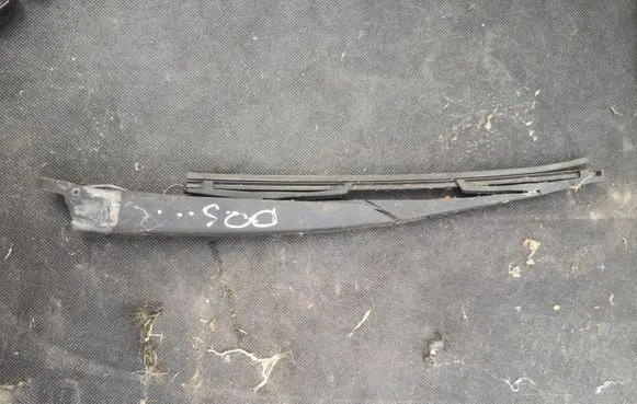 Nissan Qashqai Rear wiper blade arm