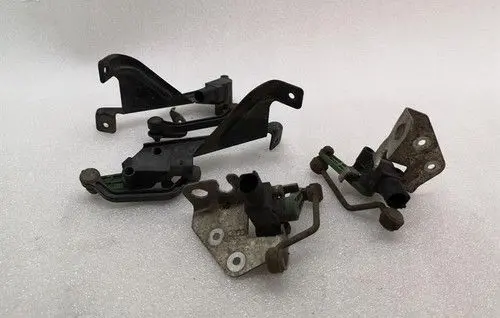 Audi R8 42 Rear air suspension level height sensor 420941273F