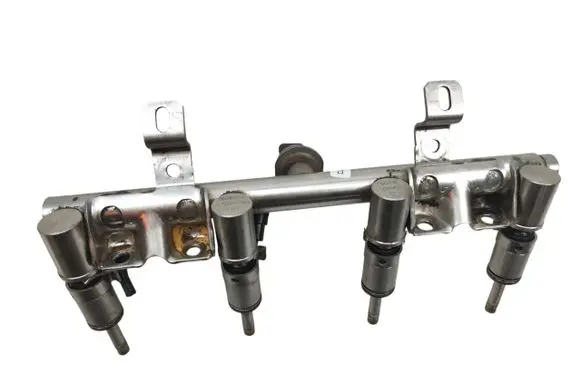 Peugeot 508 Fuel injector supply line/pipe 