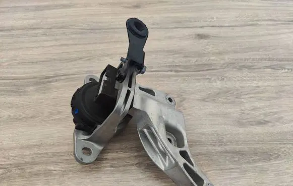 Renault Trafic III (X82) Engine mount bracket 112328493R