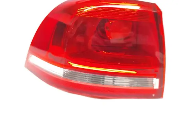 Volkswagen Touareg II Rear/tail lights 7P6945095B 89090226