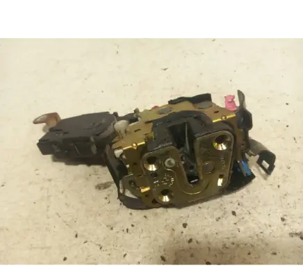 Subaru Forester SF Front door lock