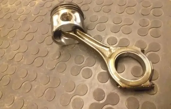 Audi A4 S4 B6 8E 8H Piston with connecting rod 059F