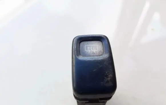 Mazda 626 Windscreen/window heater switch