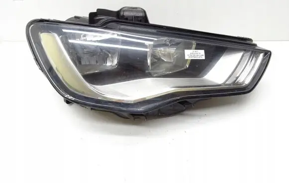 Audi A3 S3 8V Headlight/headlamp 8V0941004A