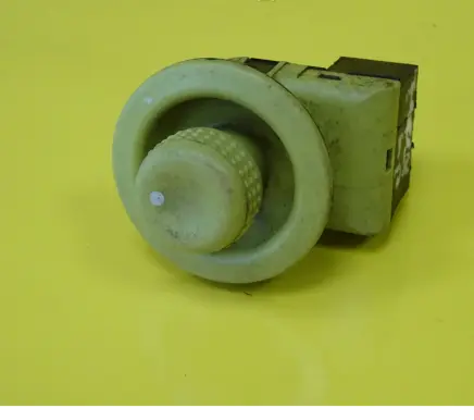 Renault Twingo I Wing mirror switch 7700421286F
