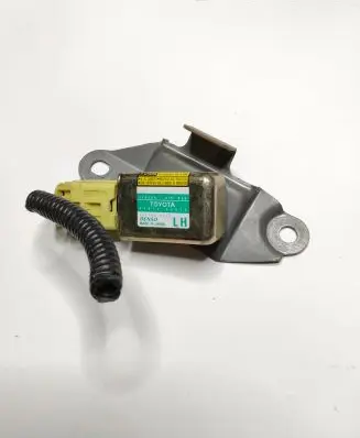 Toyota Land Cruiser (J120) Airbag deployment crash/impact sensor 8983060020 1879000460