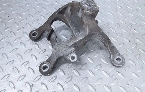 Audi A8 S8 D4 4H Engine mounting bracket 4H0199308AK