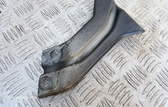 Audi A1 Fender mounting bracket 8X0821135A