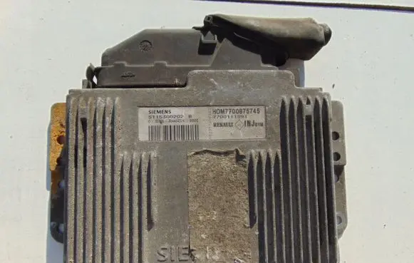 Renault Scenic III - Grand scenic III Engine control unit/module 7700875745