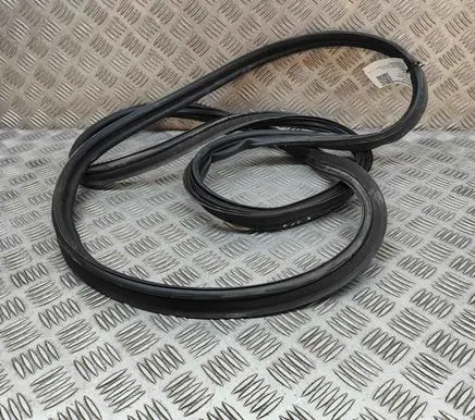 Honda CR-V Trunk rubber seal (body) 74440TLAA01