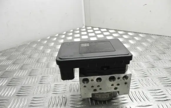 Volkswagen PASSAT B8 ABS Pump 3Q0907379S VD17567