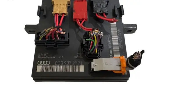 Audi A4 S4 B7 8E 8H Comfort/convenience module 8E0907279L 31012006