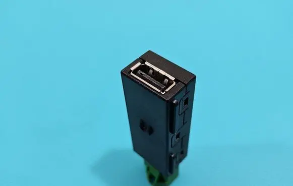 Skoda Superb B8 (3V) USB socket connector 5Q0035726E IMPRK1477081