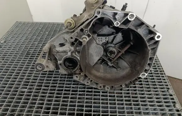 Fiat Grande Punto Manual 5 speed gearbox 55196336