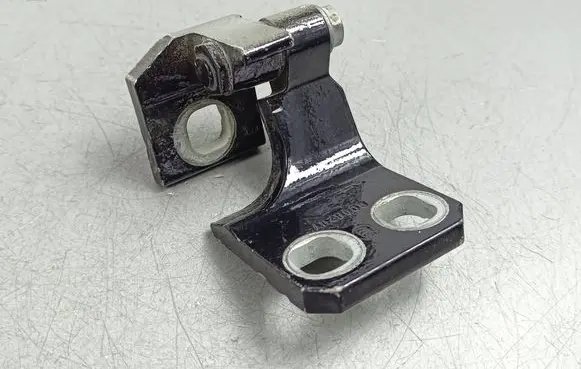 Jeep Renegade Rear door upper hinge