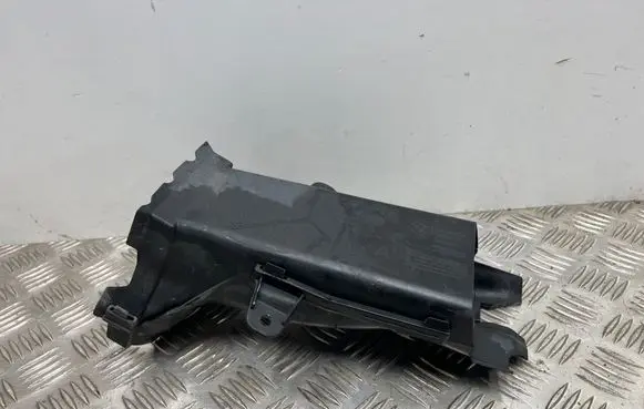 BMW 5 G30 G31 G38 Air intake duct part 7383851
