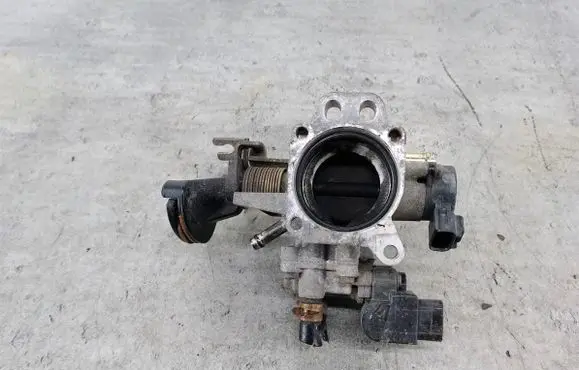 Toyota Yaris Throttle body valve 8945252011