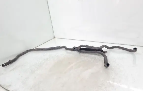 Toyota Avensis T270 Engine coolant pipe/hose 