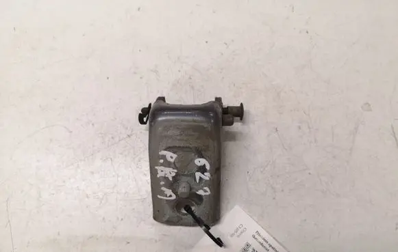 Citroen C3 Front door lower hinge 313Y4
