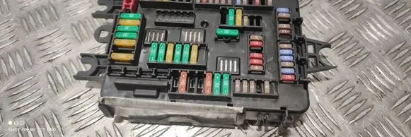BMW 2 F22 F23 Fuse module 10688710