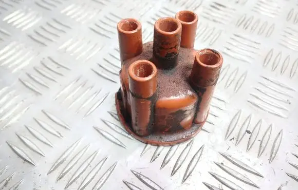 Volkswagen Golf II Spark distributor cap 