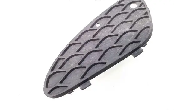 Mercedes-Benz E W211 Front bumper lower grill A2118850353