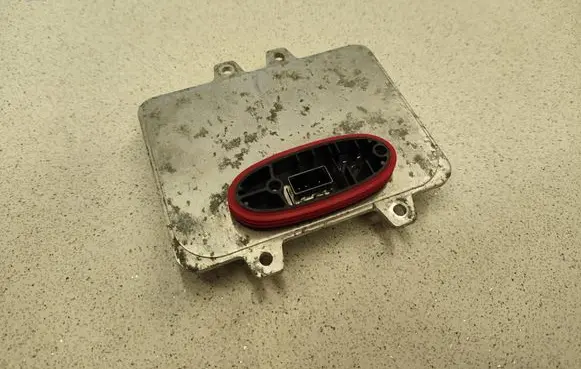 Volkswagen Touareg II Headlight ballast module Xenon 5DV00900000 054213002981AH 1100VDC85VAC
