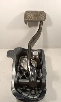 Mercedes-Benz E W213 Brake pedal A2052920515