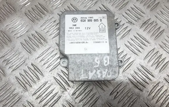 Volkswagen PASSAT B5 Airbag control unit/module 6Q0909605B
