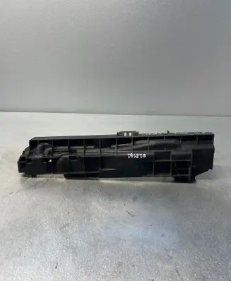 BMW 1 E81 E87 Radiator mount bracket 17107524914