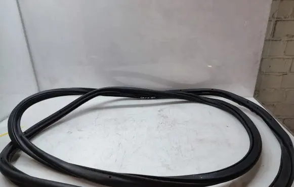 Audi Q7 4L Loading door rubber seal (on body) 