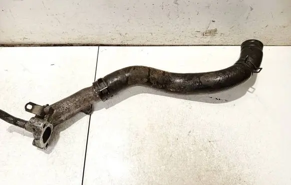 Toyota Previa (XR30, XR40) II Engine coolant pipe/hose