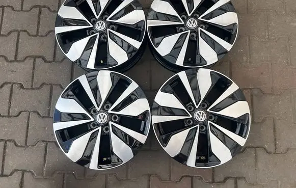 Volkswagen Polo VI R15 alloy rim 2G0601025BC