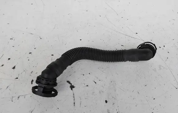 Volkswagen PASSAT CC Breather hose/pipe 