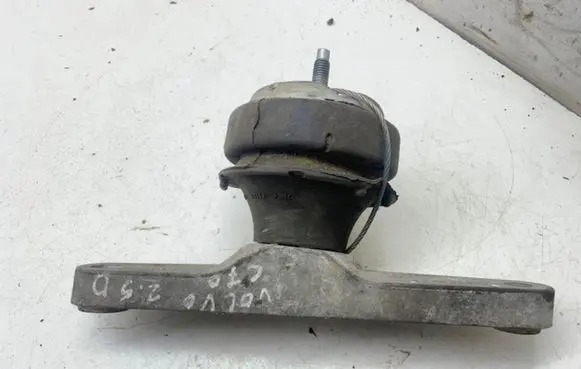 Volvo C70 Engine mount bracket 30778953