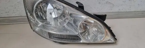 Toyota Avensis Verso Headlight/headlamp